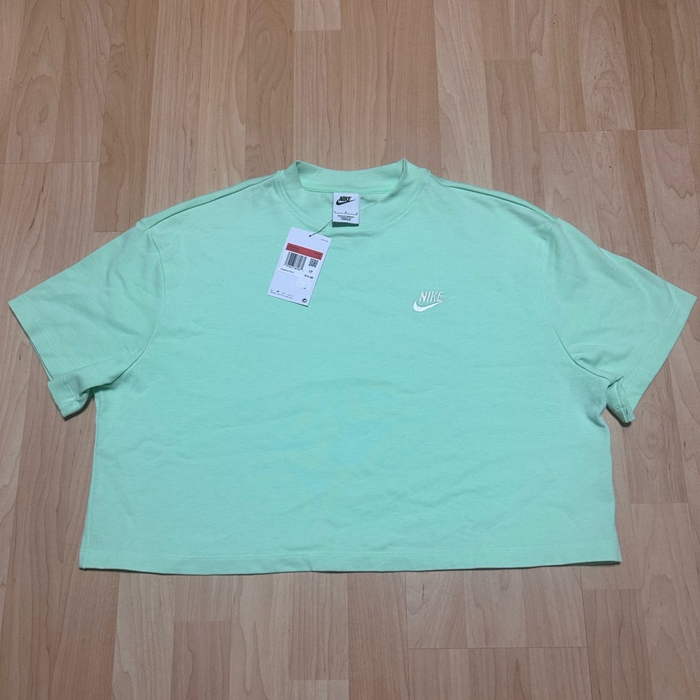 Nike Crop Top